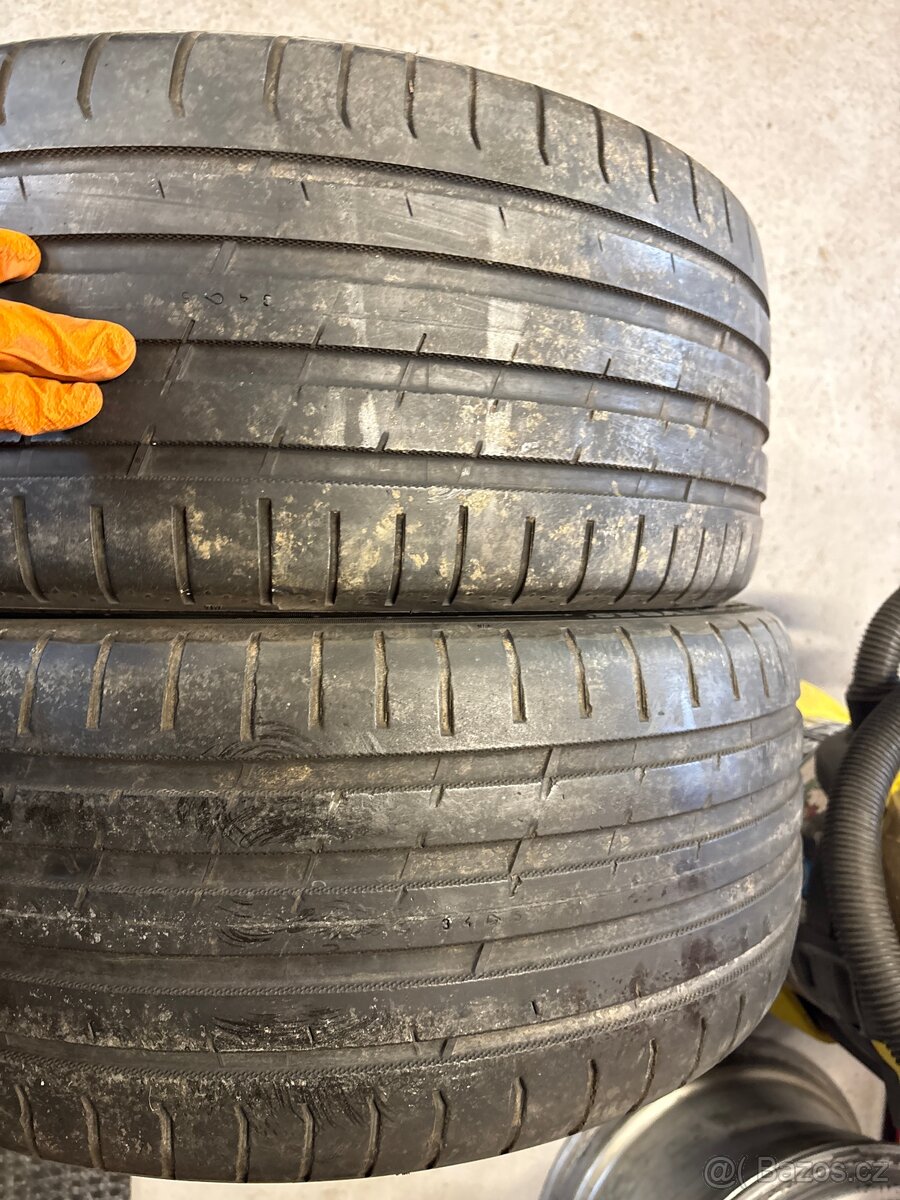 235/35 19 91X