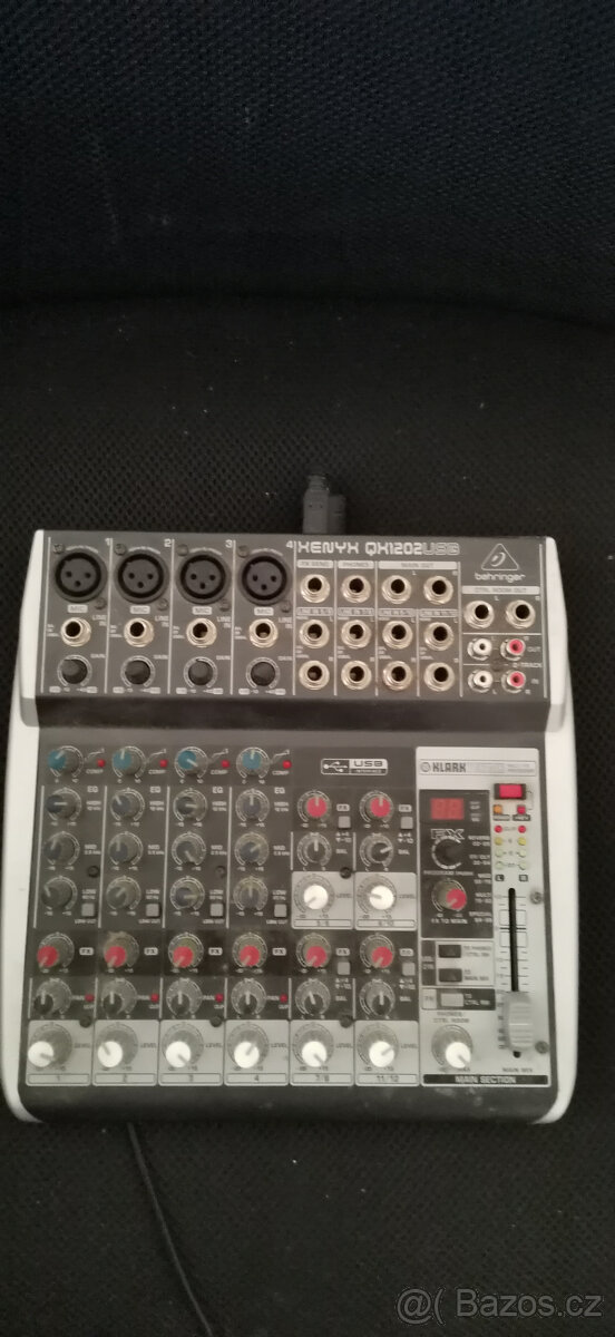 Mixážní pult Behringer