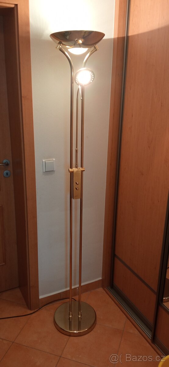 Stojací lampa nastavitelné osvětlení, světlo