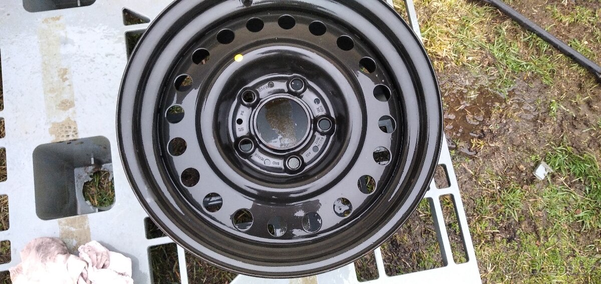 Plechový disk BMW e34 e32
