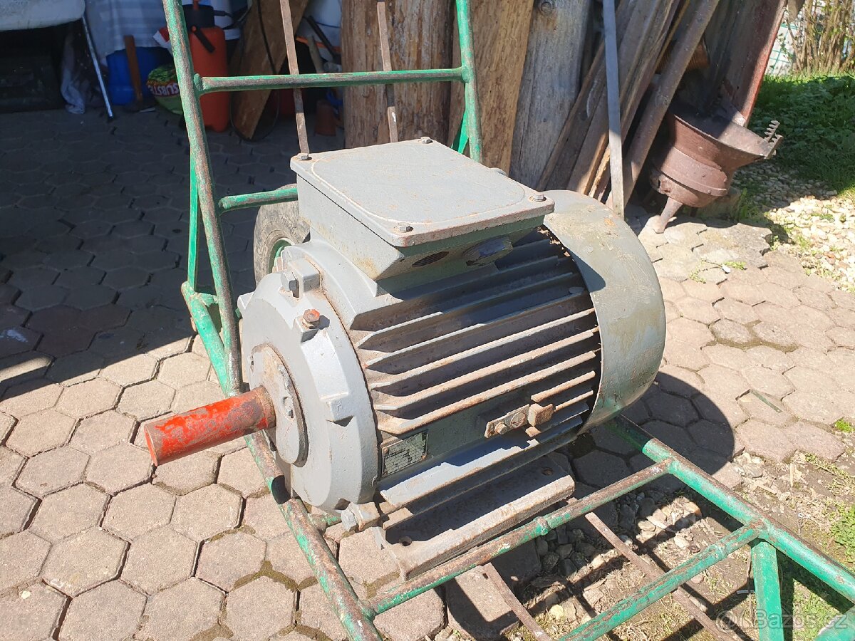 Asynchronní motor 15kw Elektromotor MEZ
