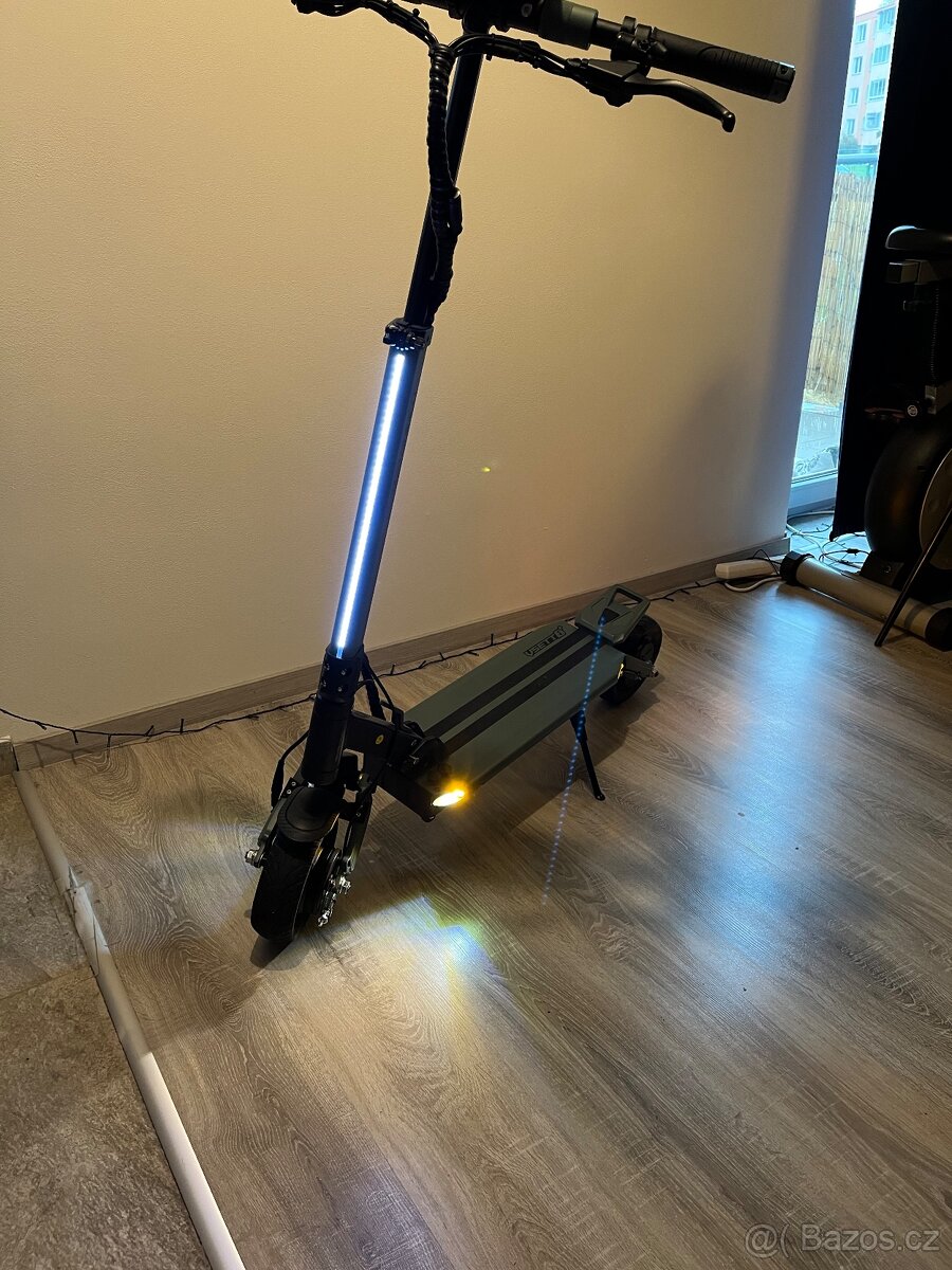 Elektrokoloběžka VSETT 8+