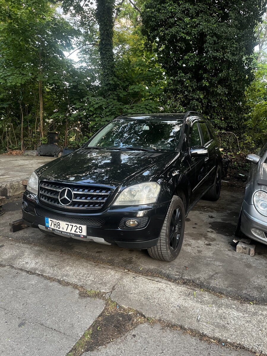Prodám Mercedes ML 320 CDI W164, rok 2006. Klepá motor