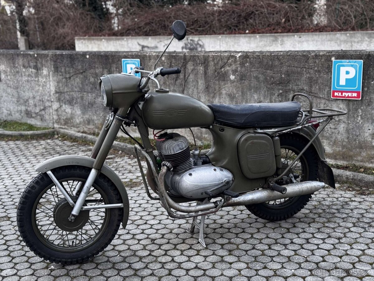 Jawa 360 350 ccm³ vojensky armadny