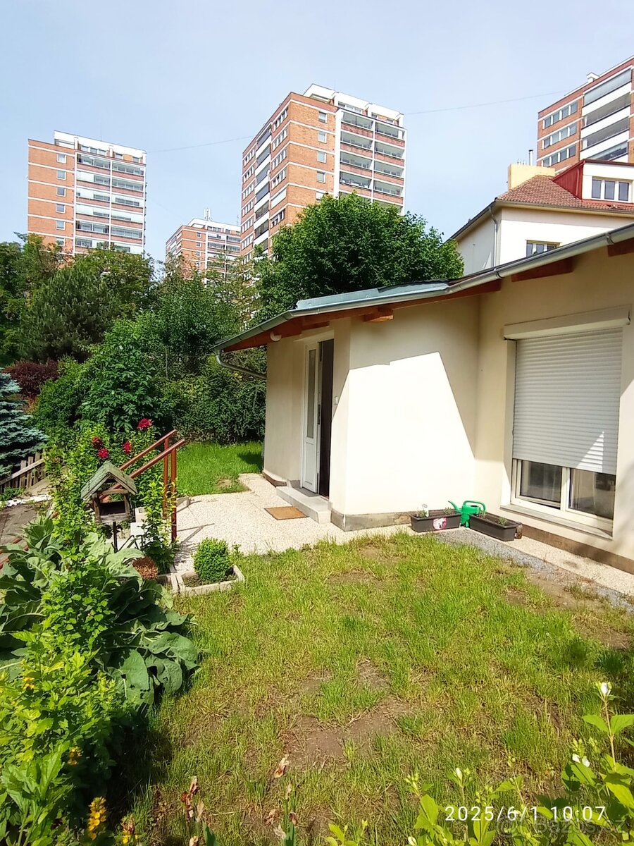 BEZ PROVIZE RK. Pronajmu novostavbu atelieru 1kk Praha 10