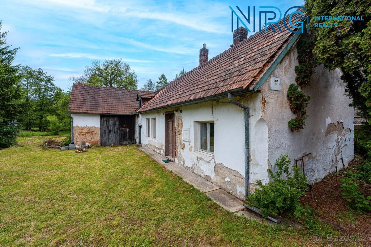 Prodej rodinného domu se stodolou, zahrada 768 m2, Domašín