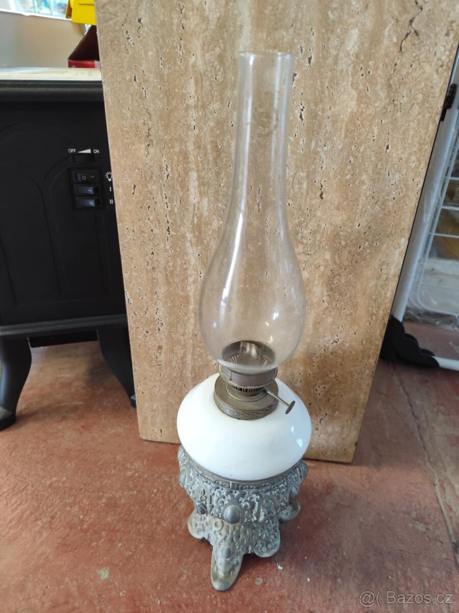 Petrolejová lampa po Němcích