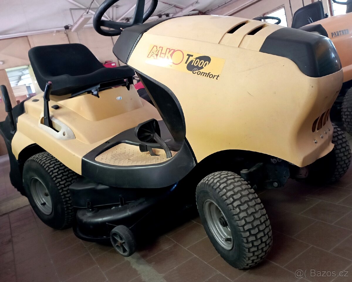zahradní traktor, sekačka, traktůrek , sekačka na trávu