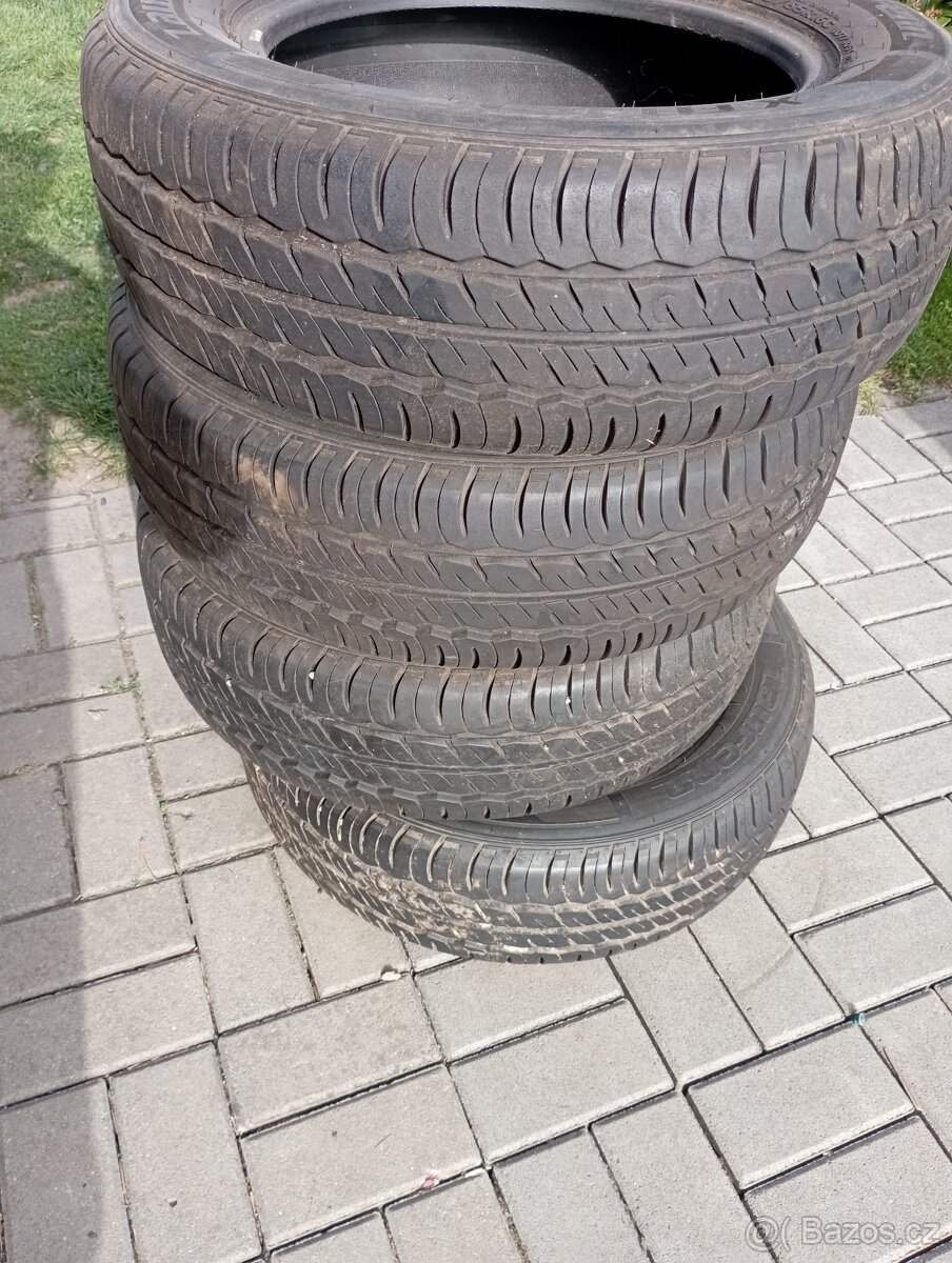 PNEU 205/65R16C 107/105T LAUFEN VZOREK 7,5mm, 6,8mm