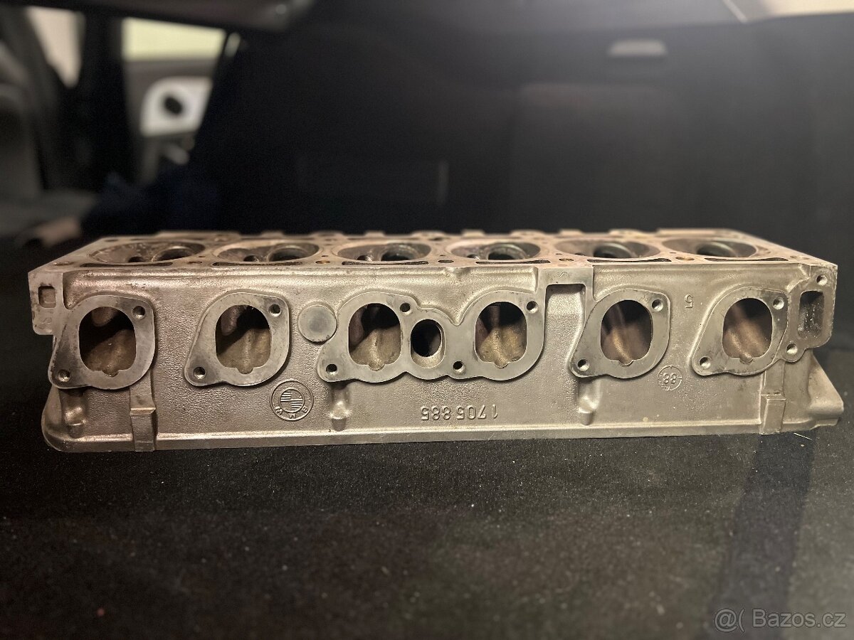 Hlava motoru BMW – M20B25 (E30/E34)