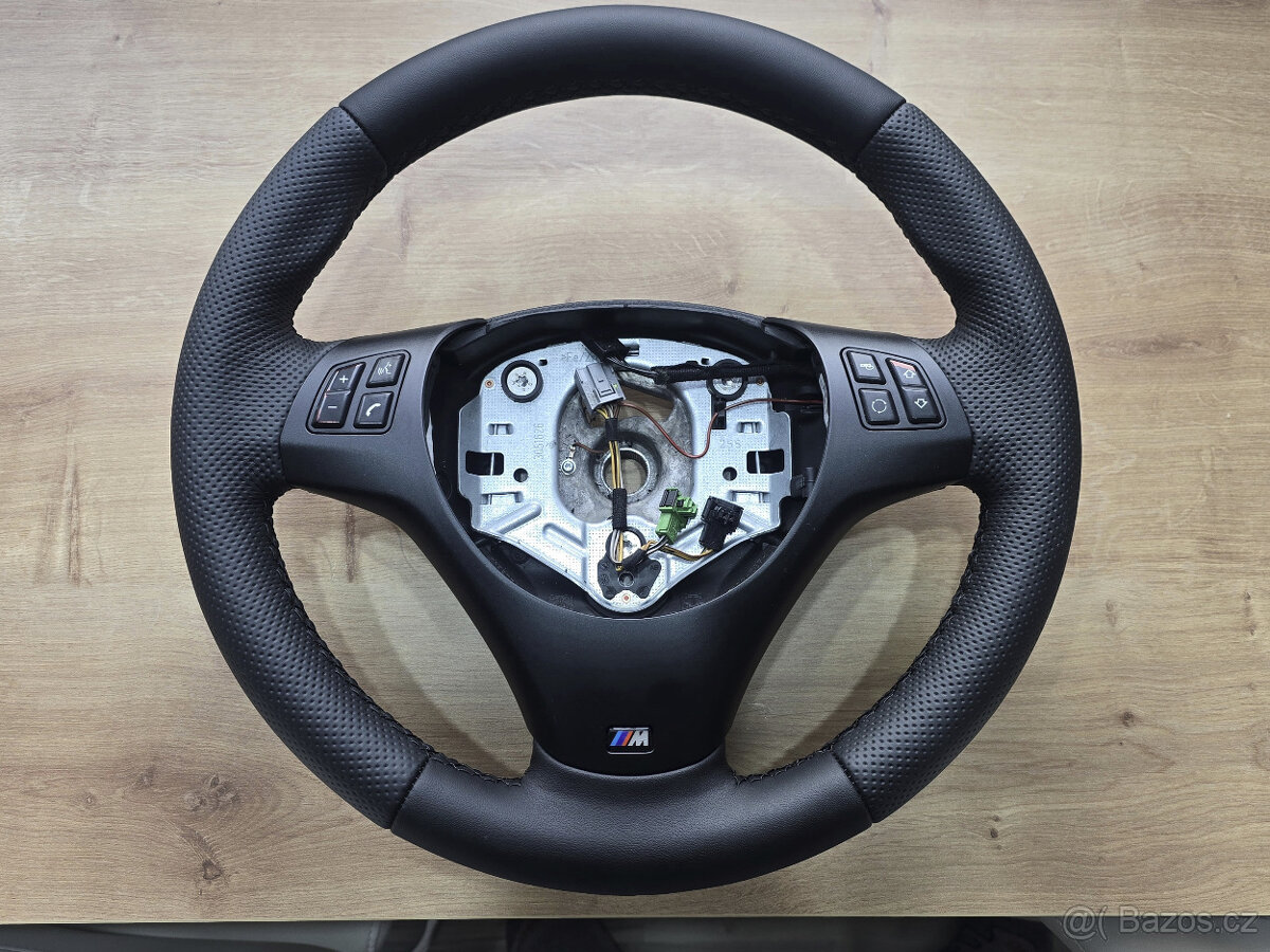 VOLANT BMW E90 E91 E92 E93 E82 M sport E90M