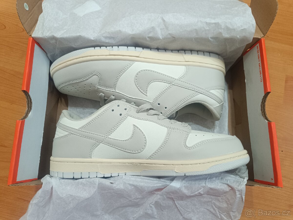 Nike dunk low light bone 44