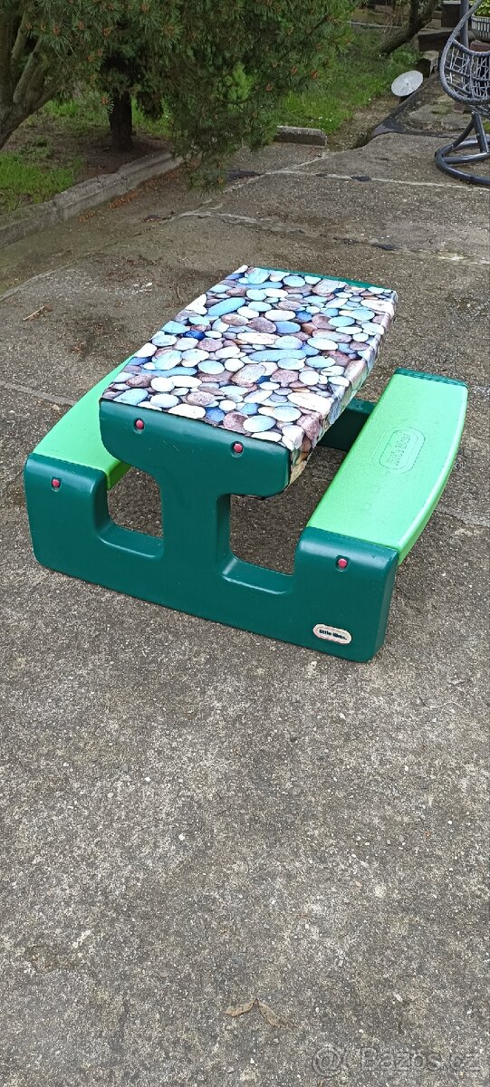 Dětský zahradní stůl Little tikes