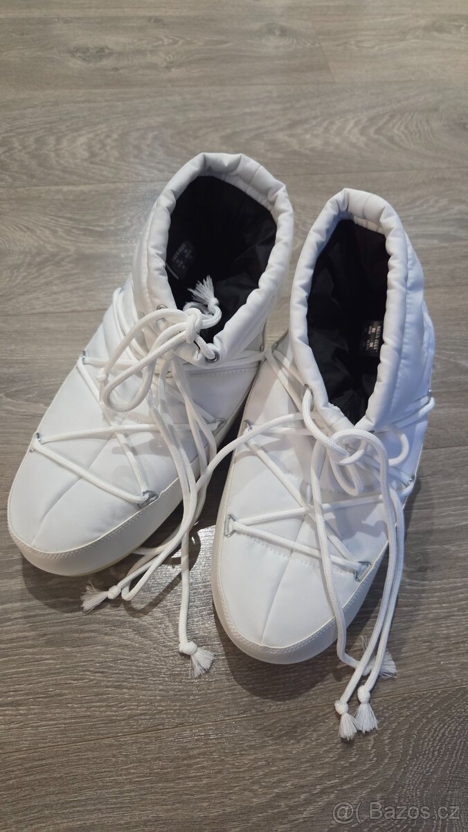 MoonBooty bílé velikost 45
