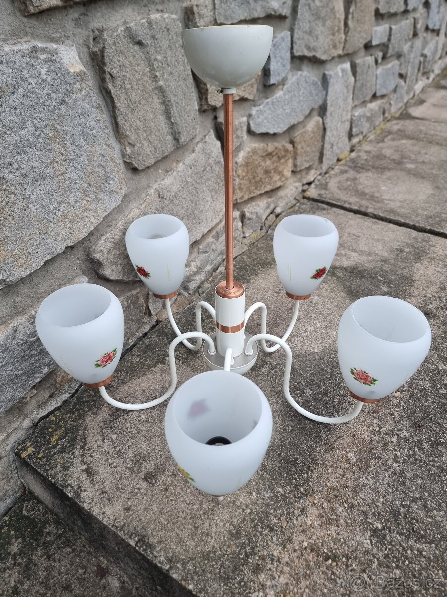 Prodám pěkný stropní lustr viz foto.