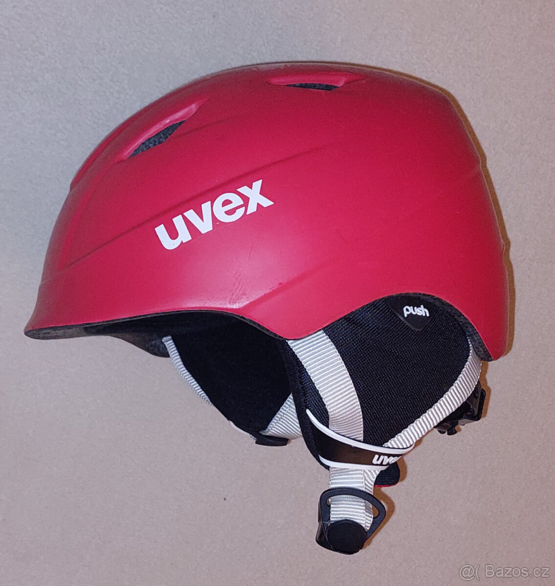 Dětská lyžařská helma Uvex 52-54cm