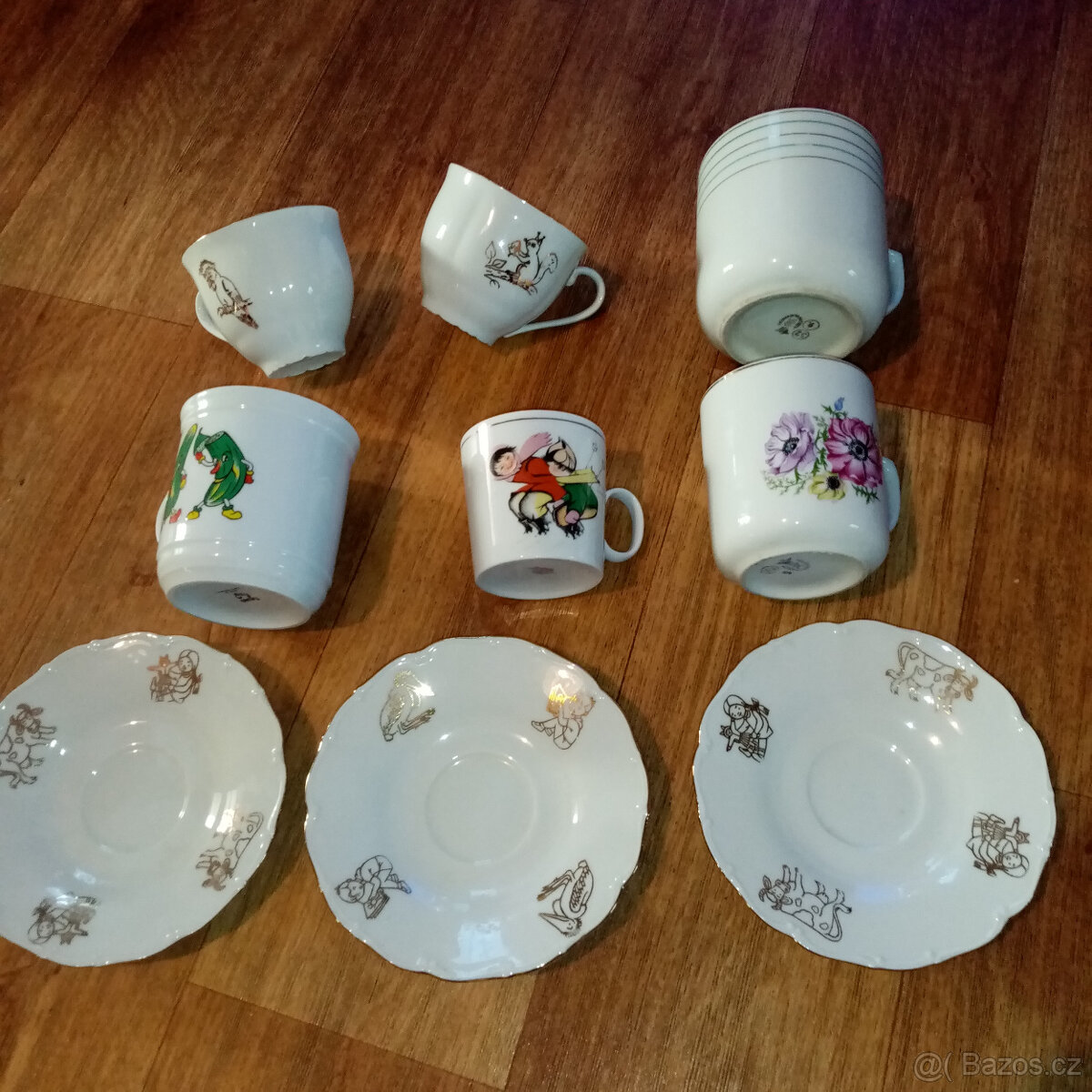 Prodám starou keramiku Brusel, staré hutní sklo a porcelán