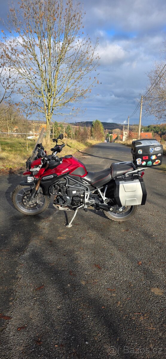 TRIUMPH 1200 EXPLORER