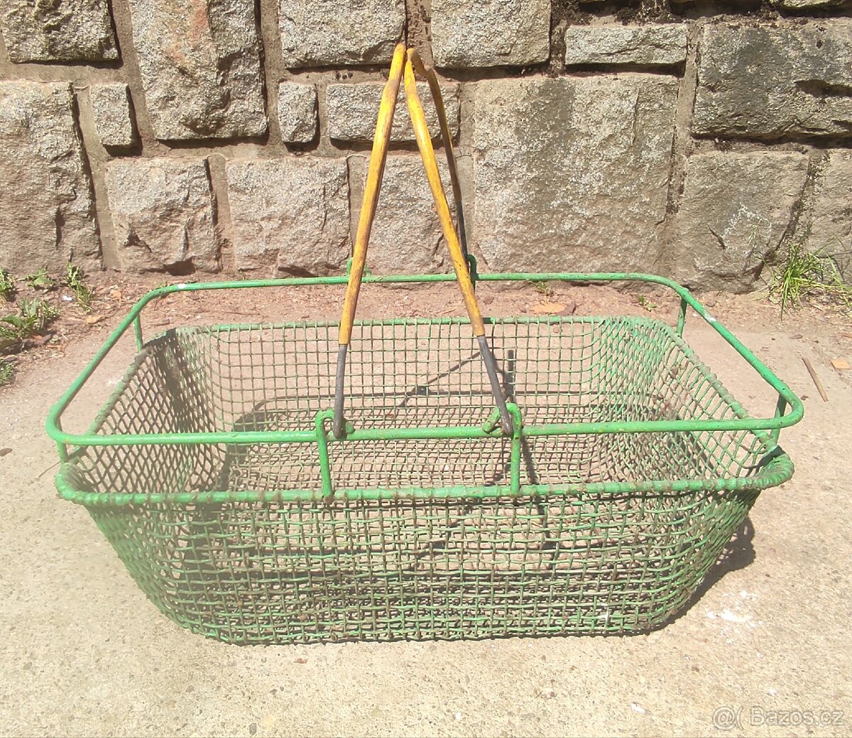 Starý nákupní košík