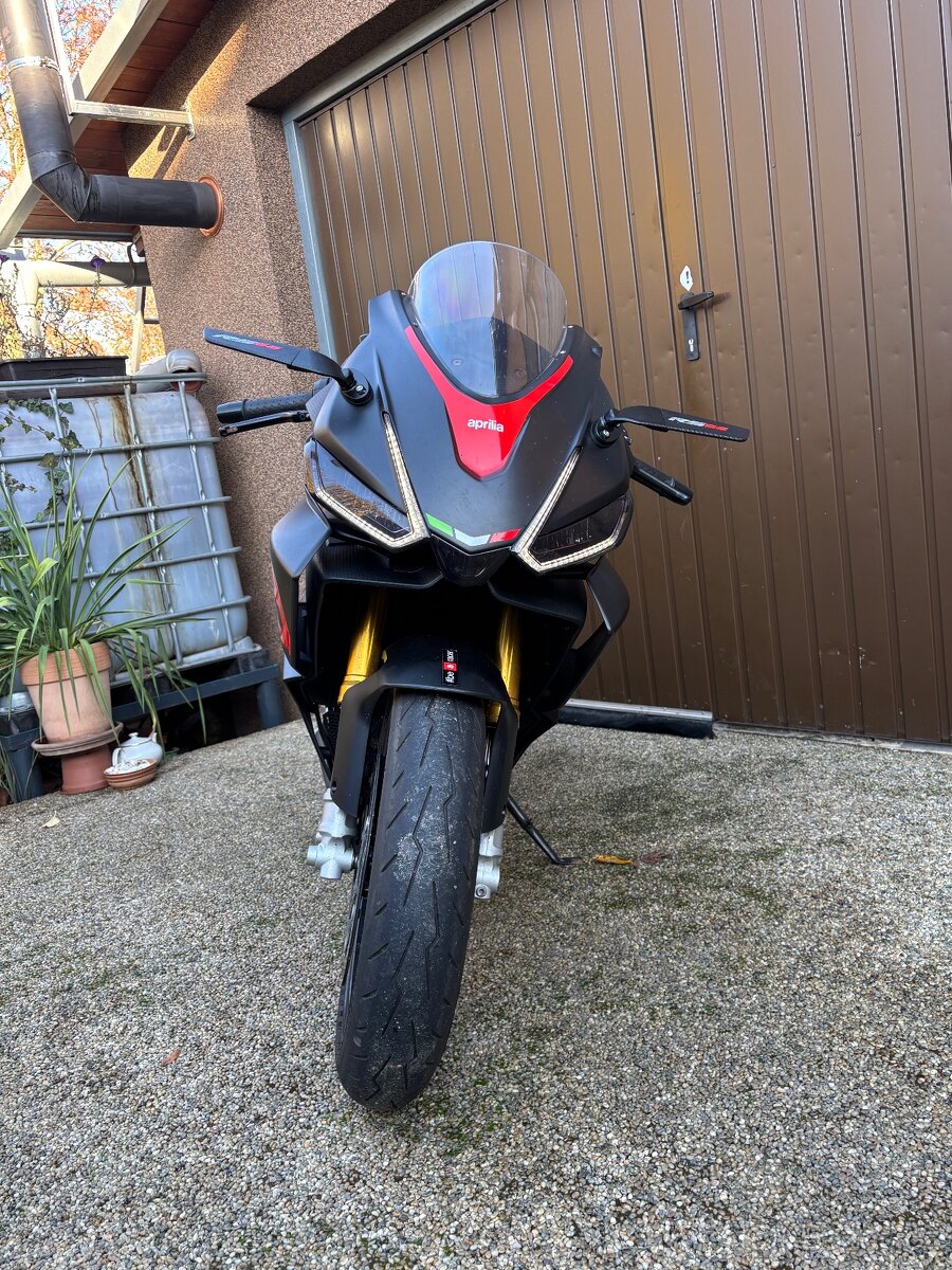 Aprilia rs 660 Racing Black