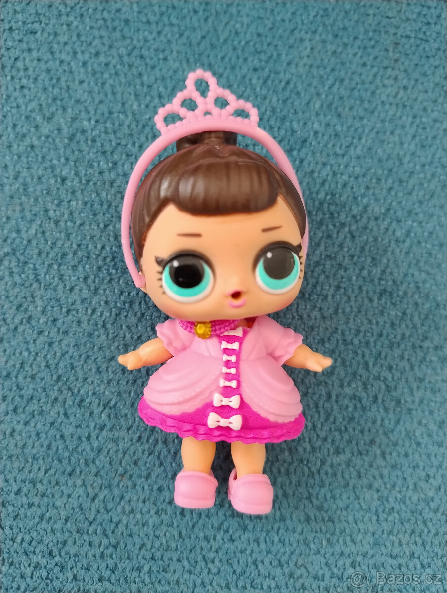 LOL panenka s čelenkou