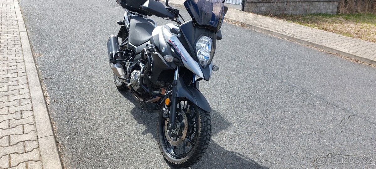Vybavená Suzuki V-Strom DL650 r.v. 2017