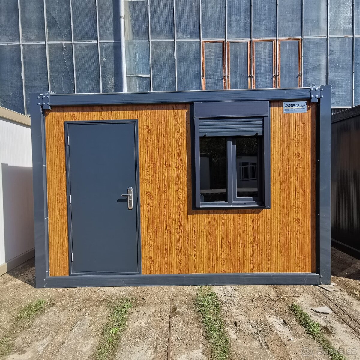 Obytný/prodejní kontejner PMP-K o rozměru 2,4x4 m