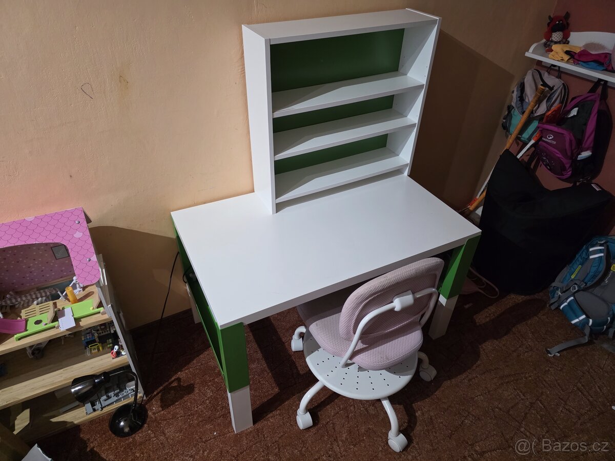 Dětský psací stůl + židle