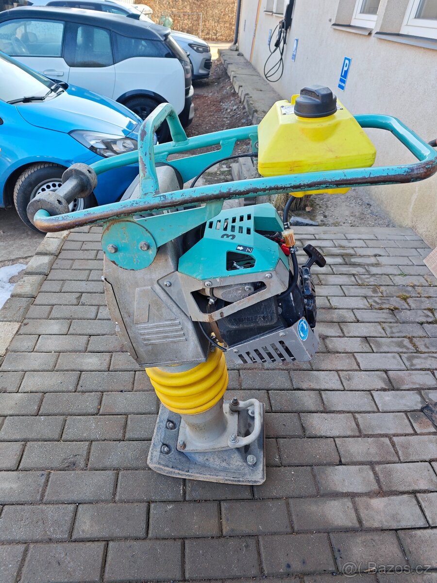 Vibrační pěch Ammann ACR 60 - starší