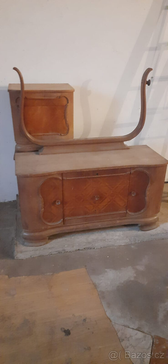 Starožitný nábytek : ložnice vintage