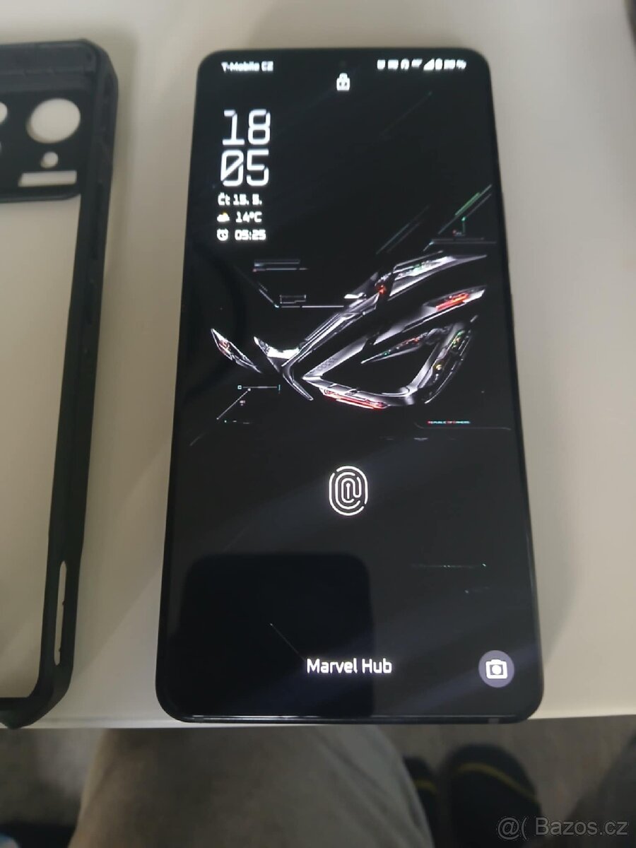 Podej tel Asus ROG 8 PRO