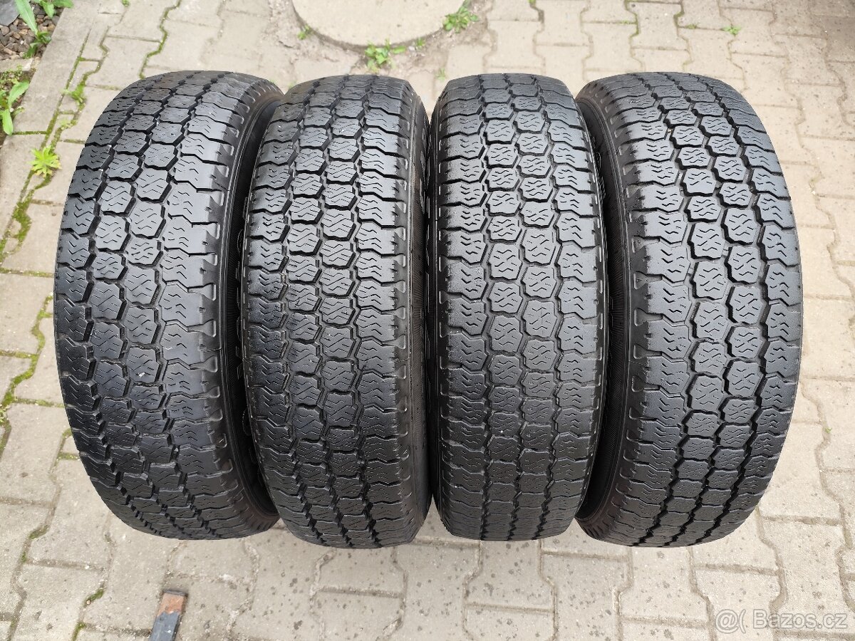 Letní / zimní pneu 205/75/16 C