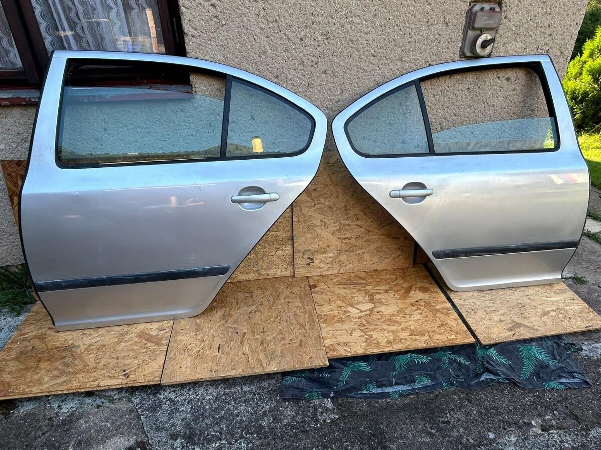 Škoda Octavia - zadní dveře
