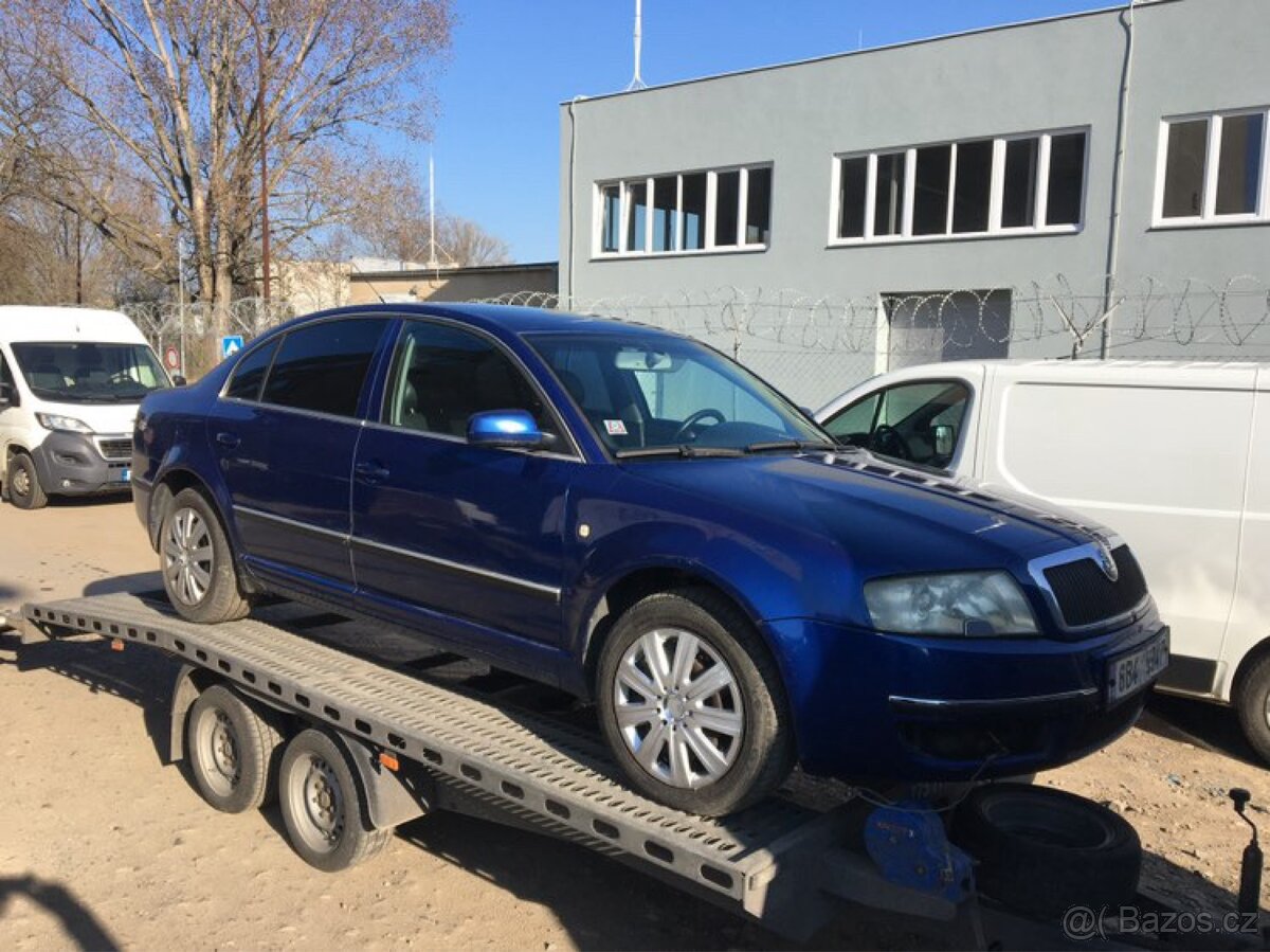 Škoda Superb 2.5TDI 114kw NEPOJÍZDNÝ + 2 kompletní motory
