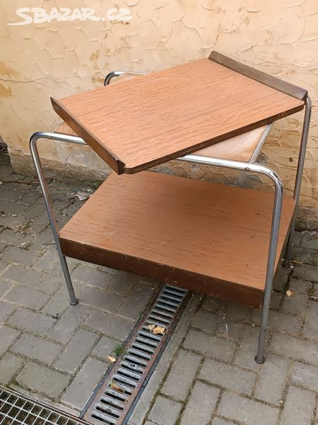 otočný stolek pod televizi - Funkcionalismus