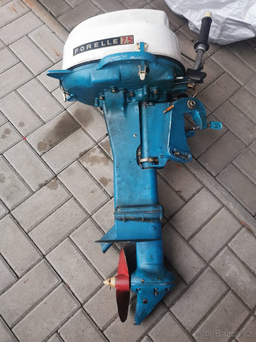 Lodní motor
