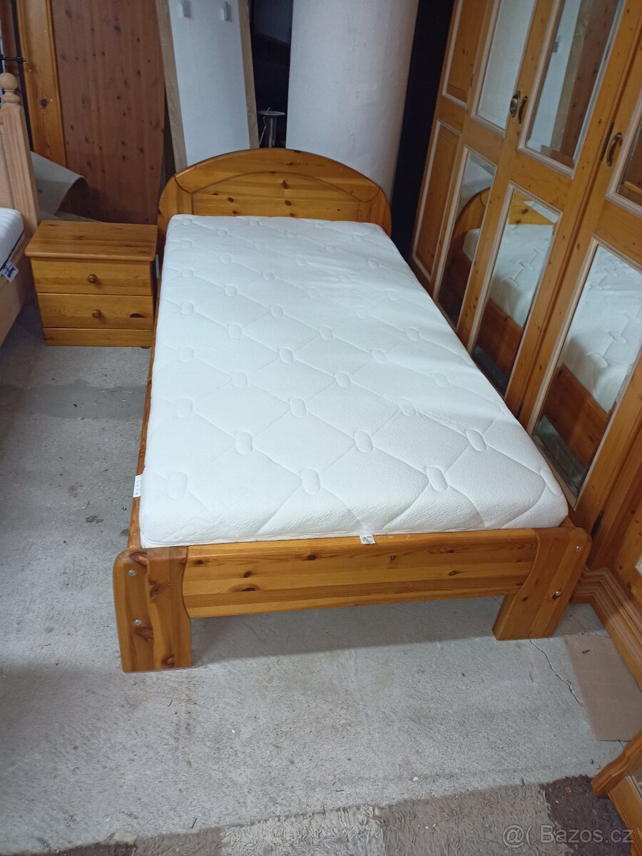 Prodám krásnou postel z masivu 100 x 200 cm