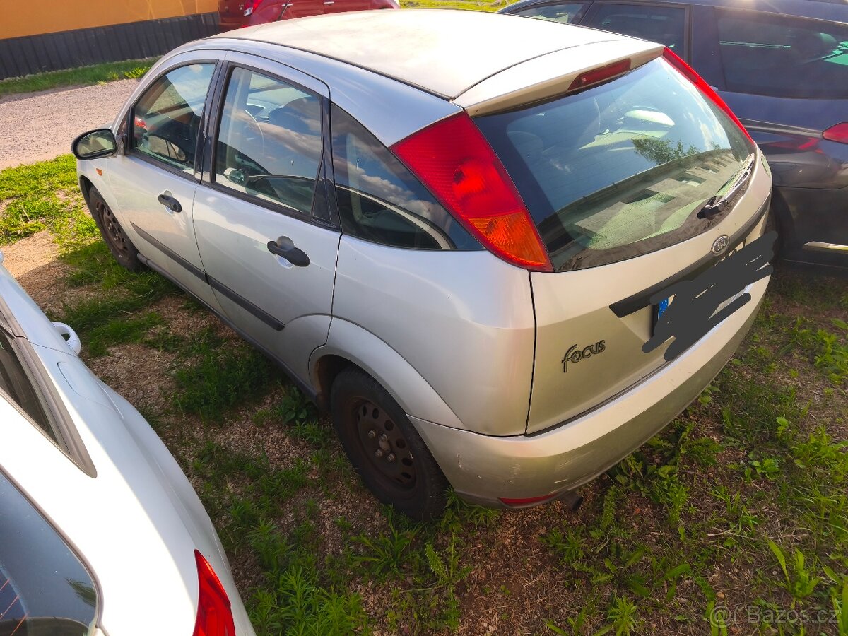 Ford Focus 1.4 benzin 55kw rok 2001