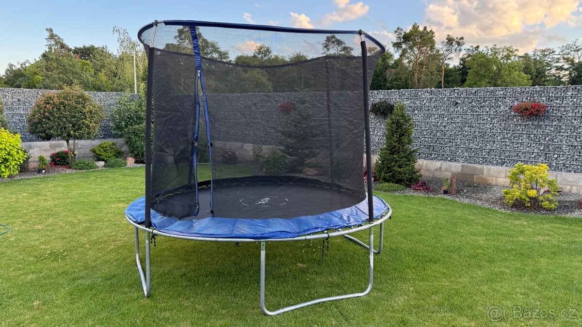 Trampolína