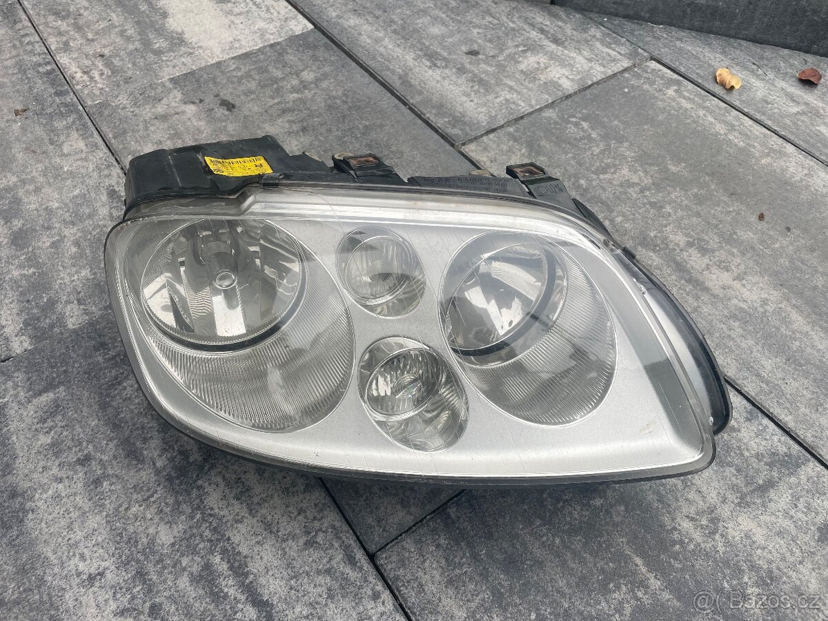 Přední pravé světlo halogen VW TOURAN 1T0941006F