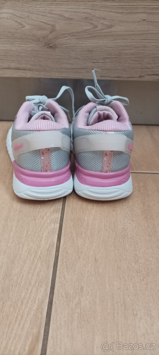Dívčí kecky/ tenisky vel 35