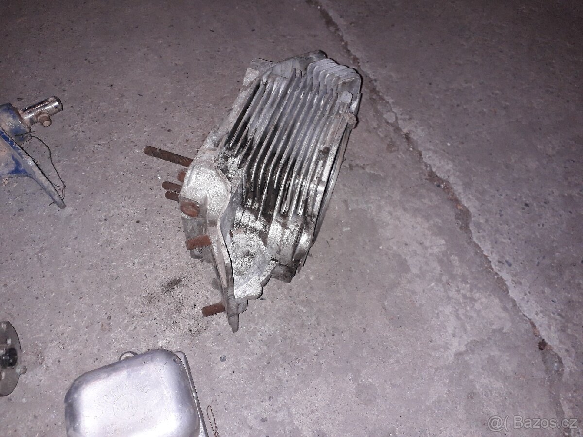 Tatra 148 138 díly hlava válce