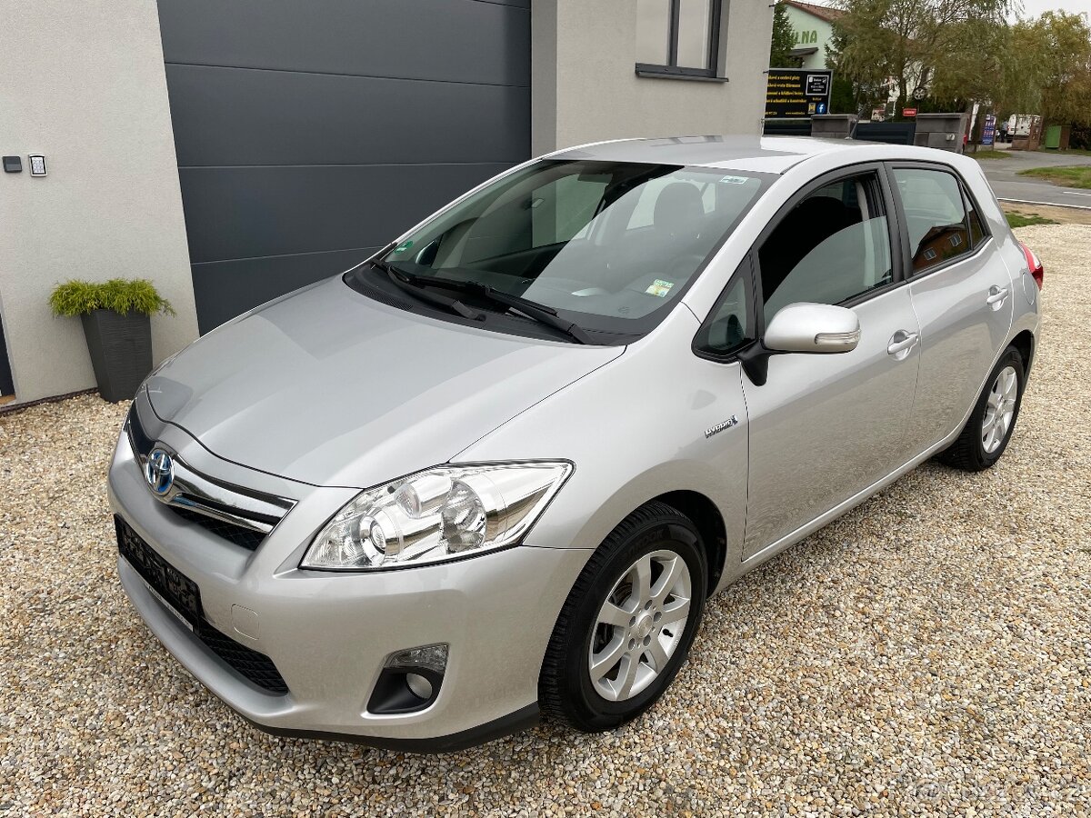 TOYOTA AURIS HYBRID LIFE 2011 NAJETO 86TKM