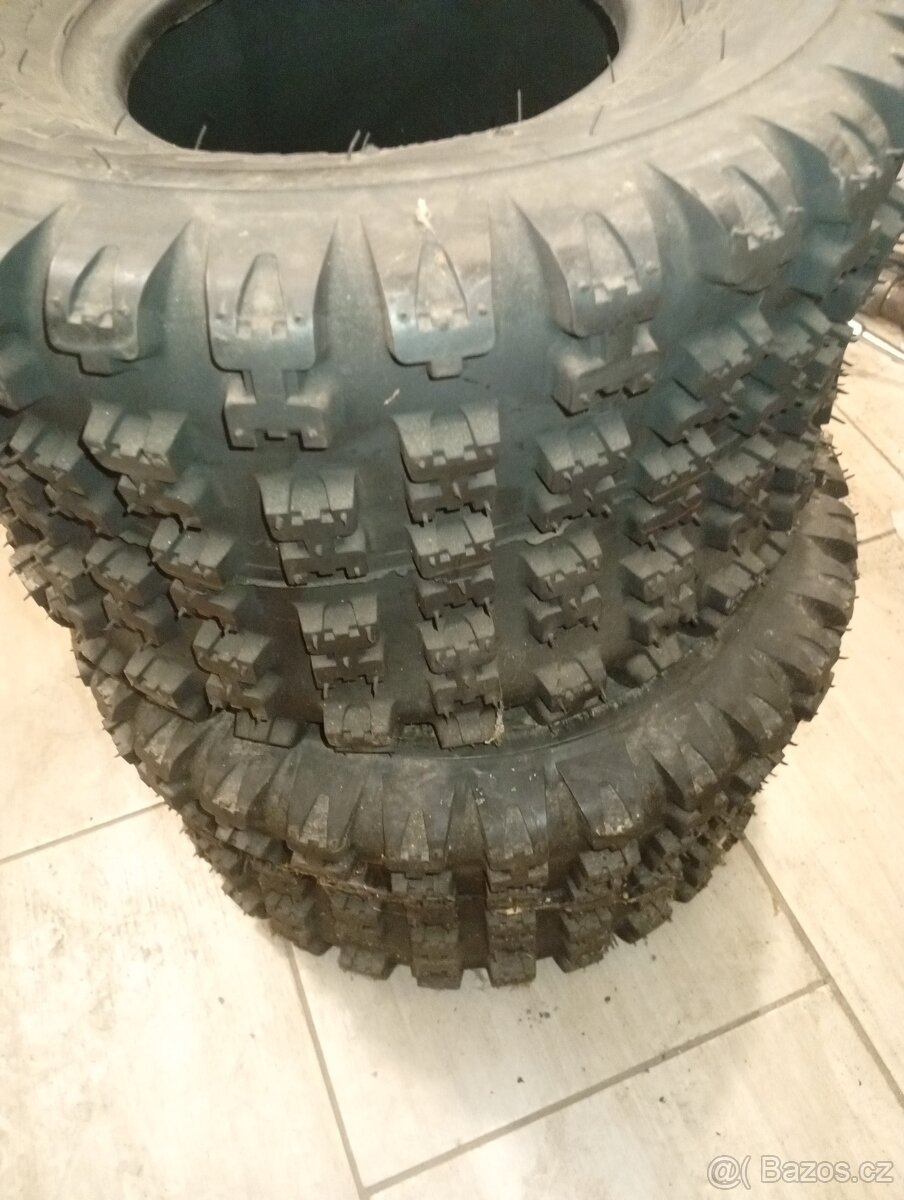 Pneu maxxis RAZR mx 18x10.00-8