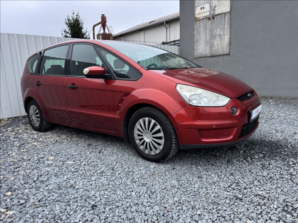 Prodám Ford S-MAX 2,0 TDCi,96kW,7míst,tažné