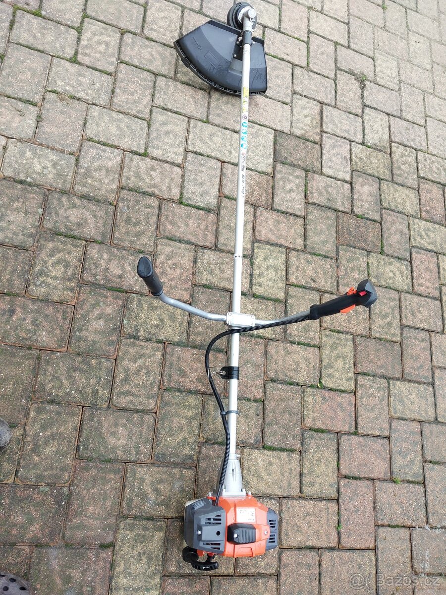 Křovinořez Oleomac