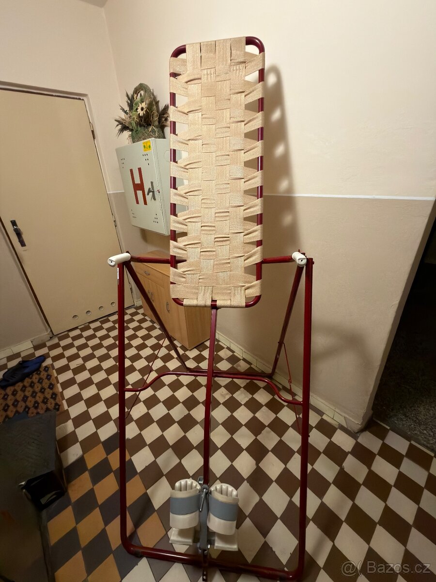 Autotrakční lehátko