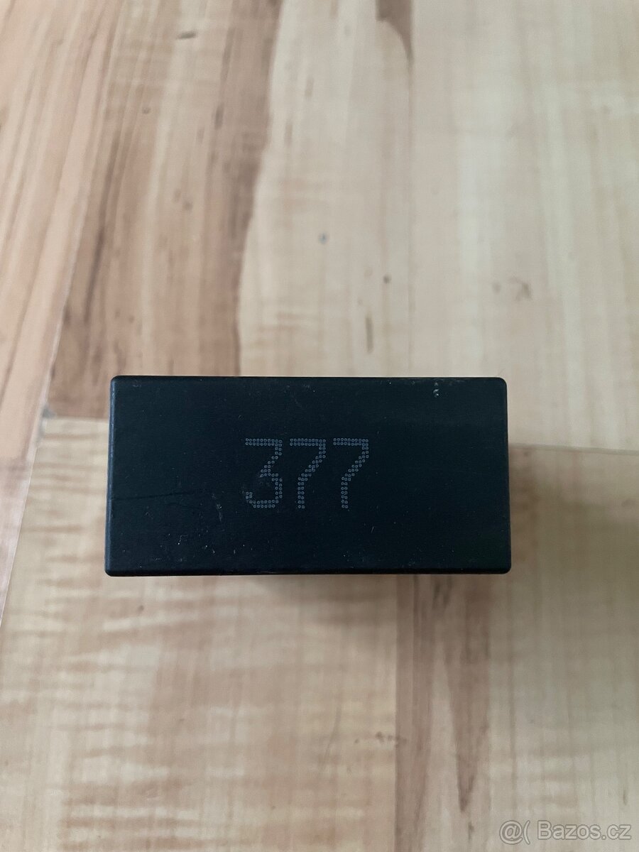 Relé stěračů a ostřikovačů 377