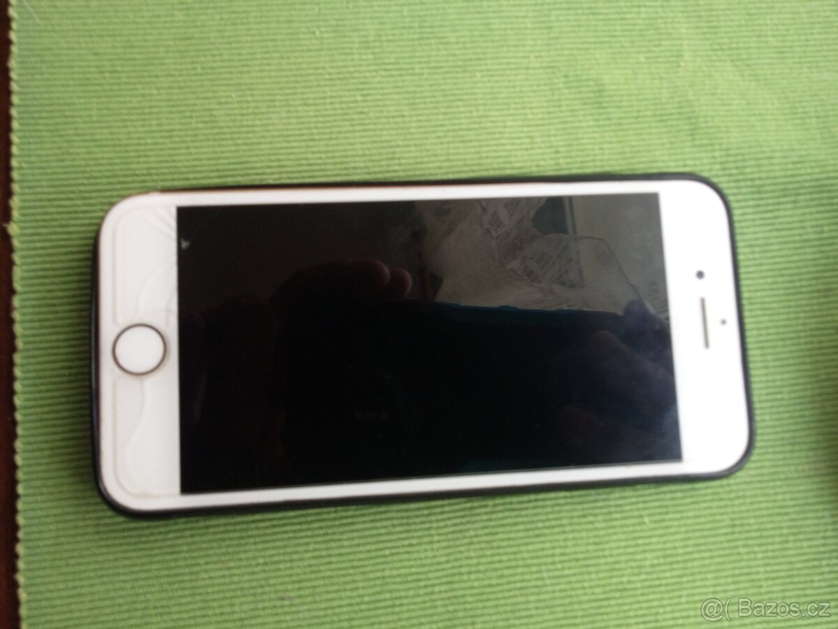 iPhone 8