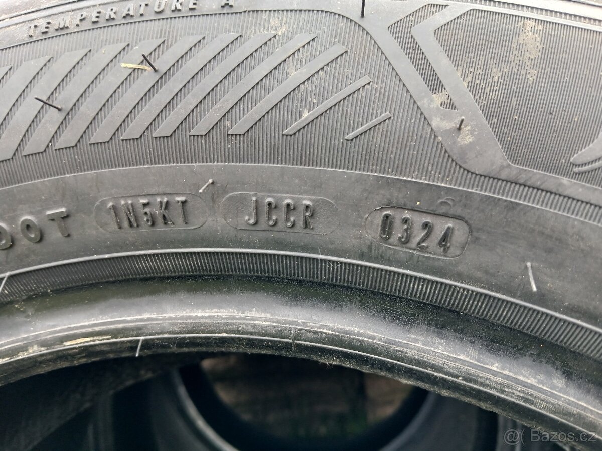 Obutí na SUV vozy 215/60 R17